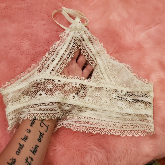 Victoria Secret unlined lace halter bralette - Picture 4 of 6